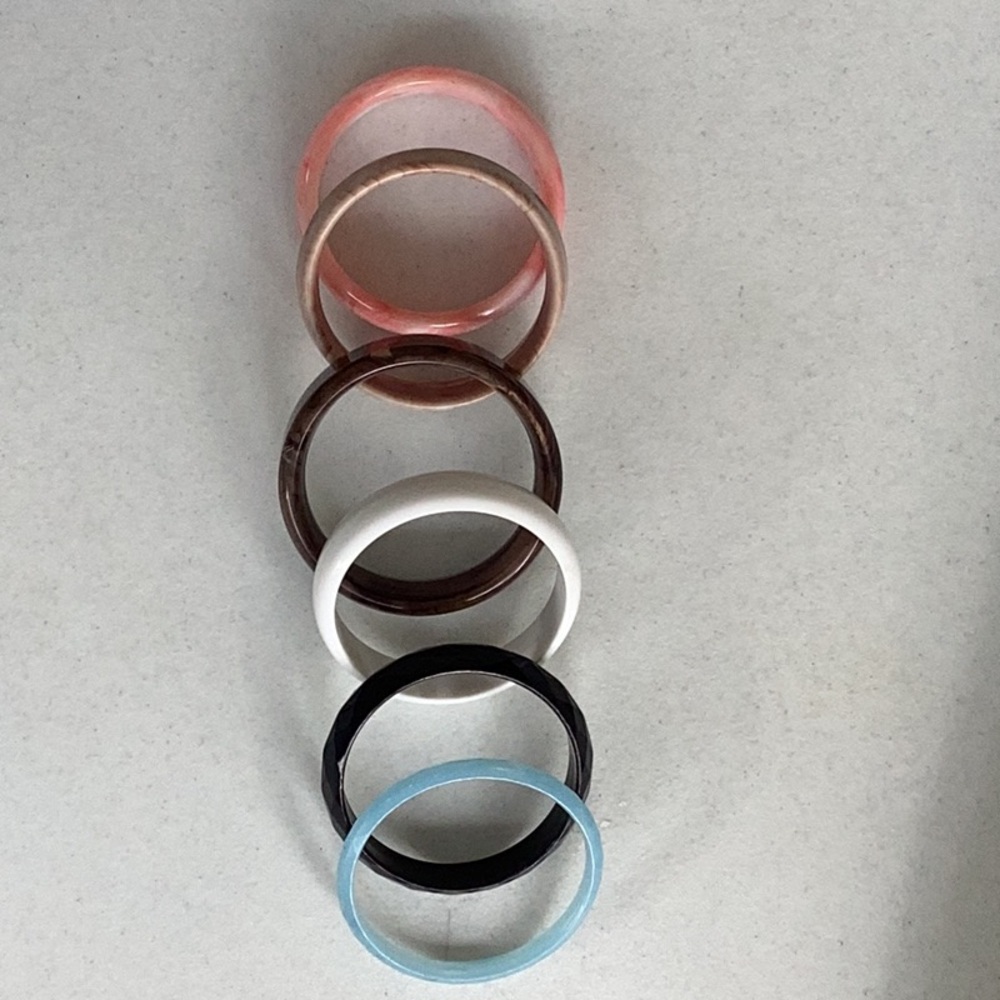 Vintage plastic bracelets (6)